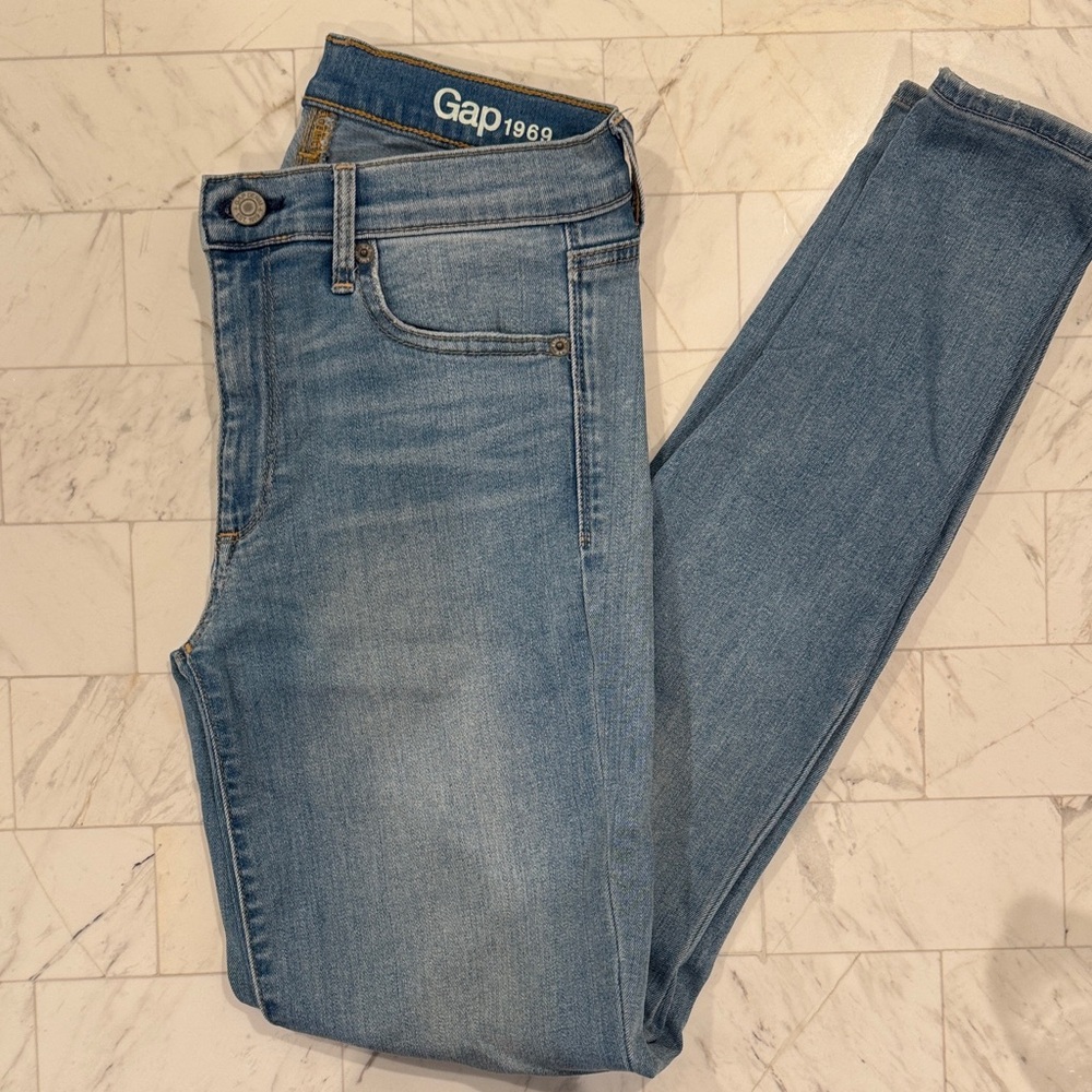 GAP Women's Light Blue Skinny Jeans